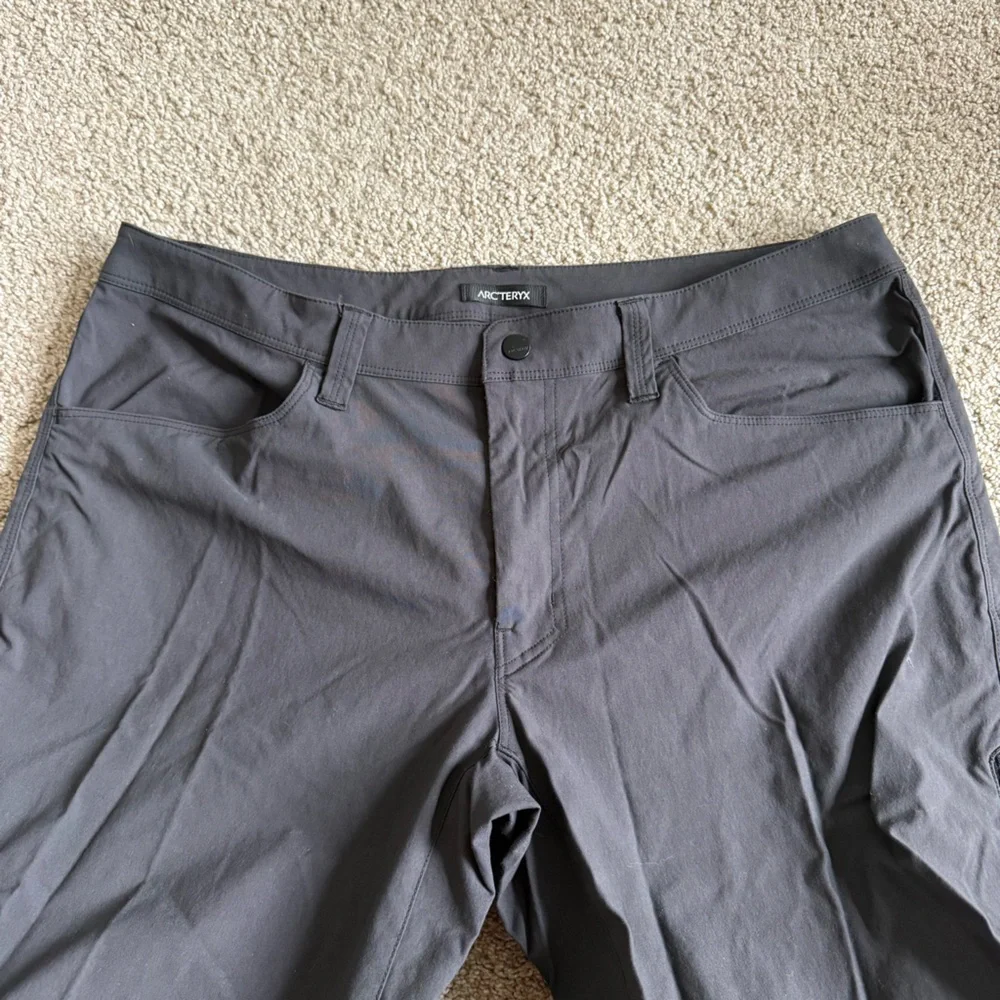 Arc'teryx Men's Gray Russet Hiking Climbing Casual Pants - Picture 4 of 10